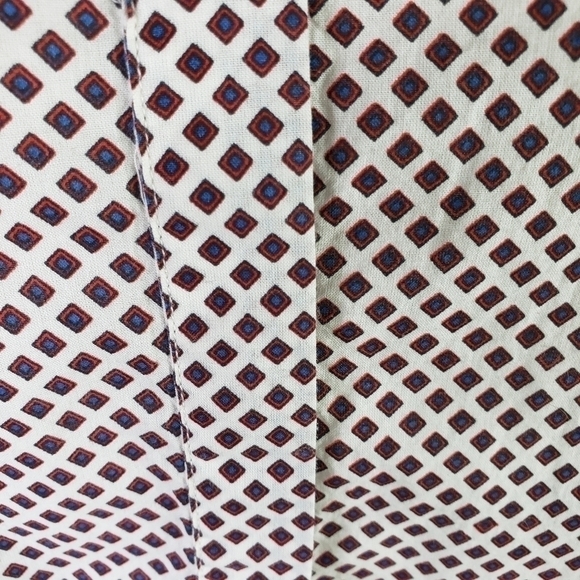 Tulip  Button Up Blouse. Ruffle Bottom. Size M - Picture 7 of 10